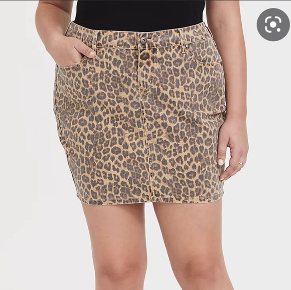 Leopard print mini skirt - Picture 3 of 9